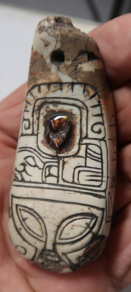 The Pendant of the Luminous Visitor 2836-2839