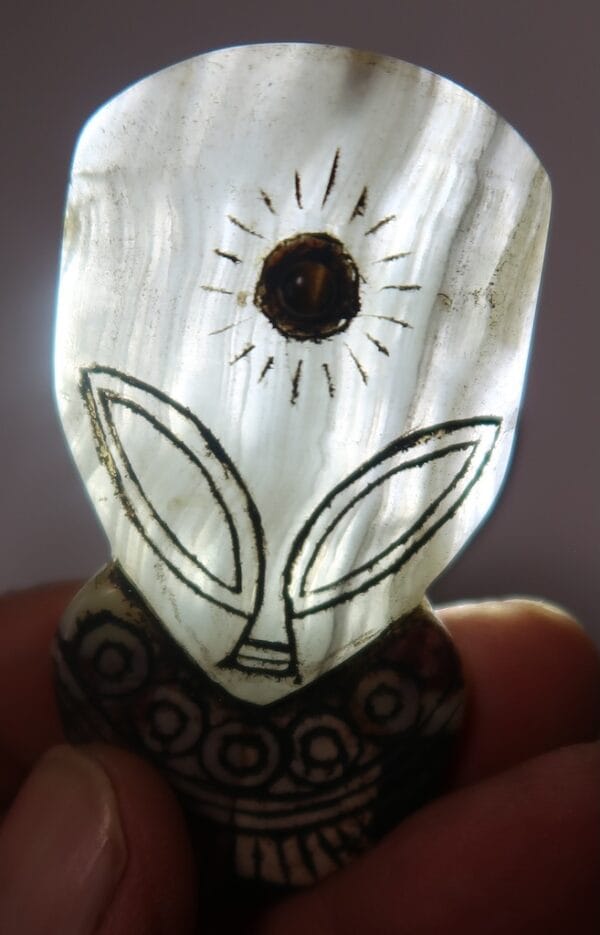 The Talisman of the Silent Seer pendant 2843-2845